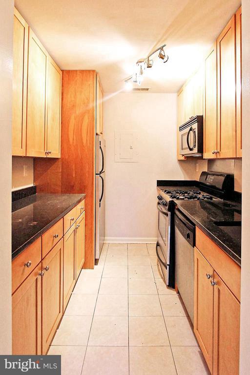 Building Photo - 1730 Arlington Blvd