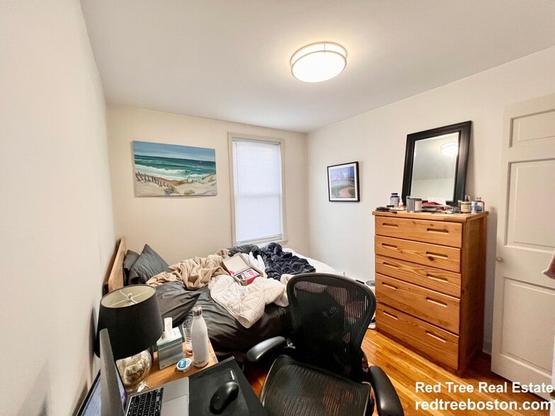 Building Photo - 143 L St