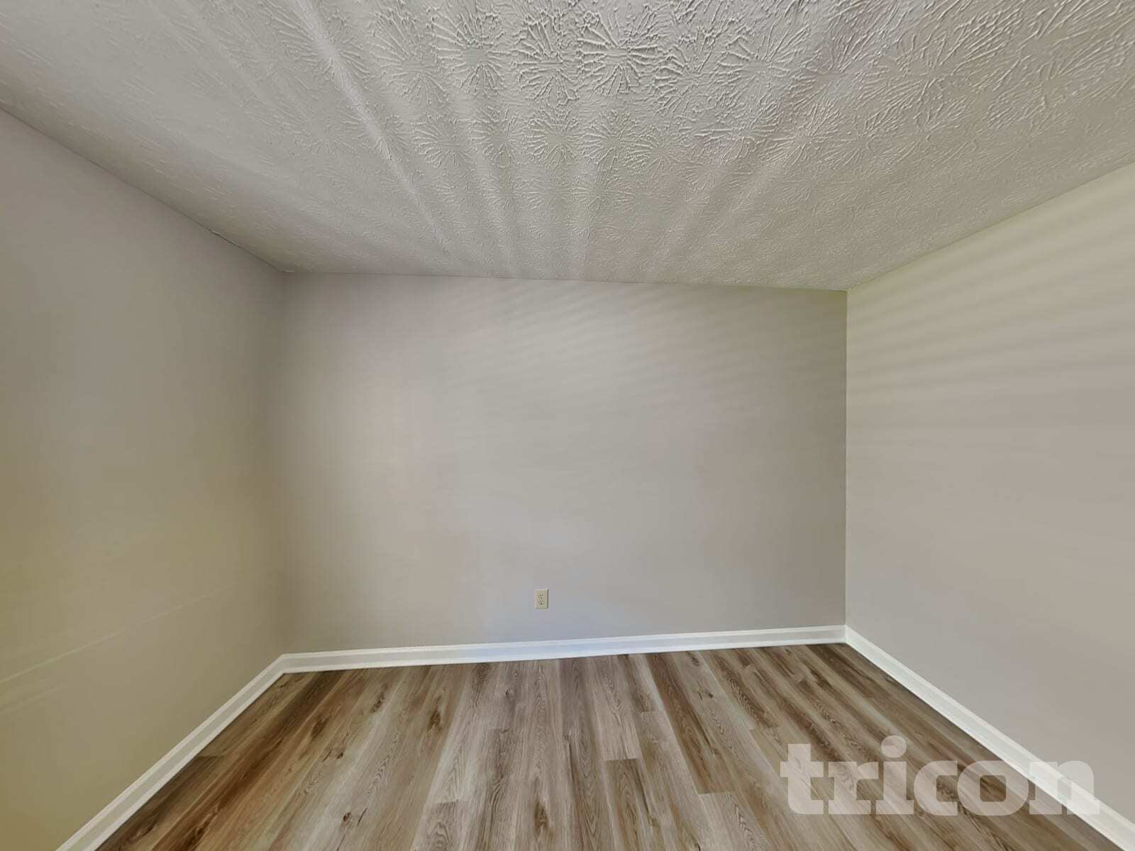 Building Photo - 555 N Oakland Cir