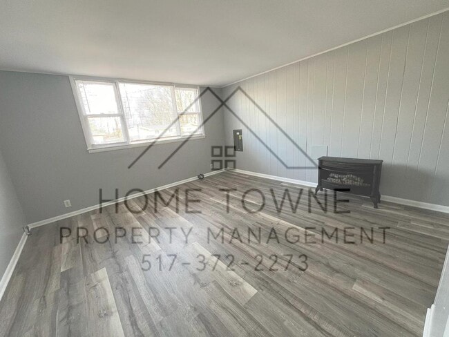 Building Photo - 913 Pierce Rd