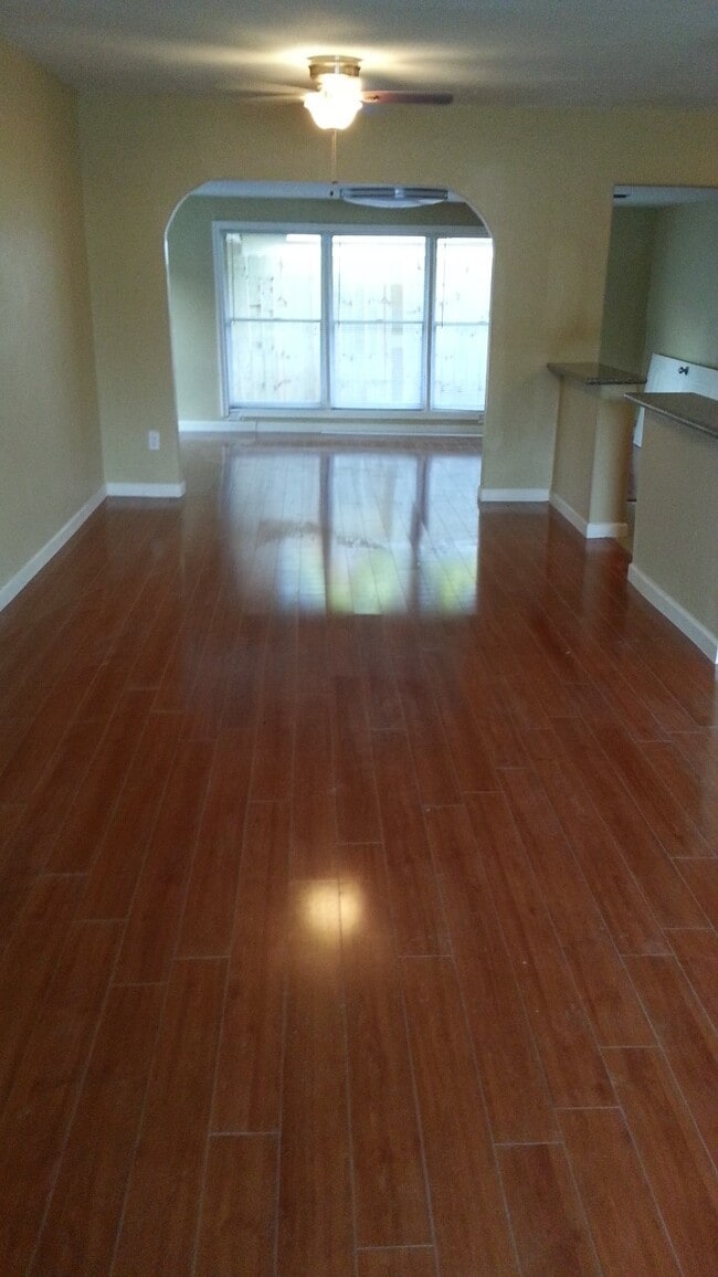 Building Photo - 5603 Northridge Dr