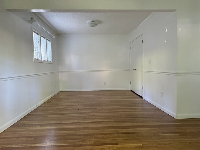 Building Photo - 2425 SW 19th Ave