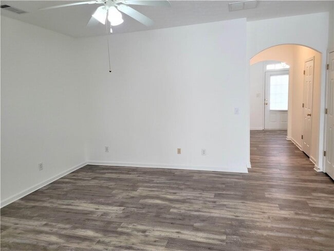 Building Photo - 2244 Grovemont Dr