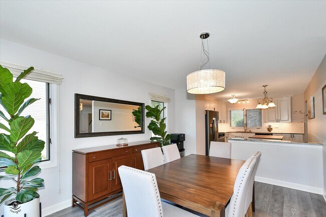 Building Photo - 17323 Lakebrook Dr