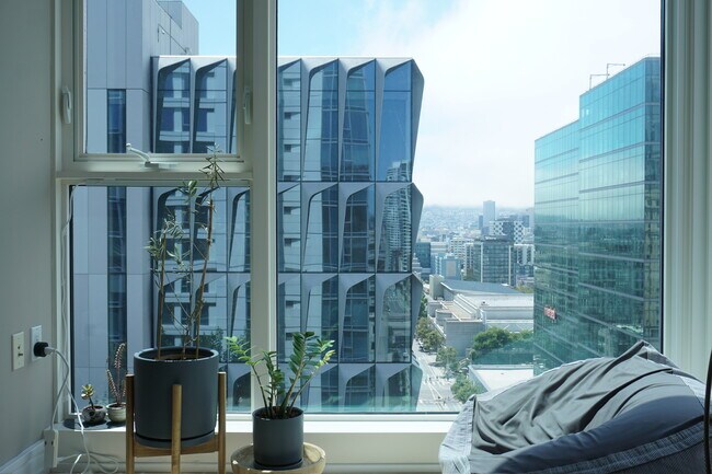 Master bedroom view - 631 Folsom St