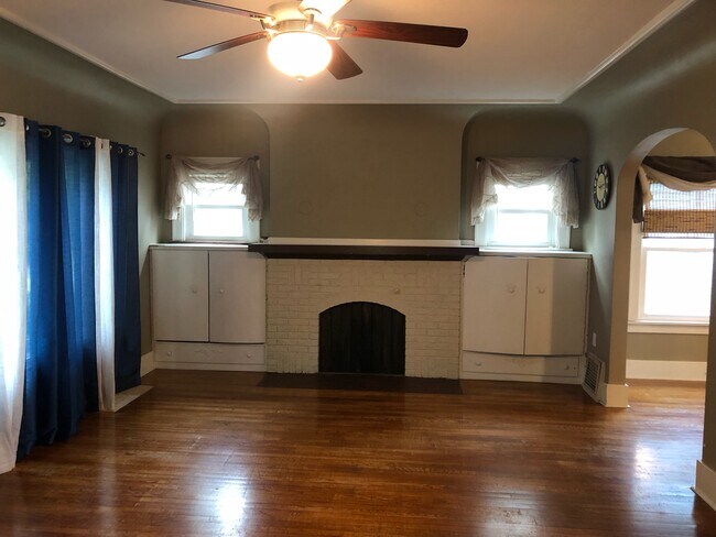 Building Photo - 2929 Davenport Ave