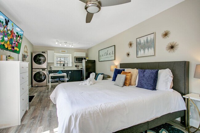 Building Photo - 141 Coco Plum Dr