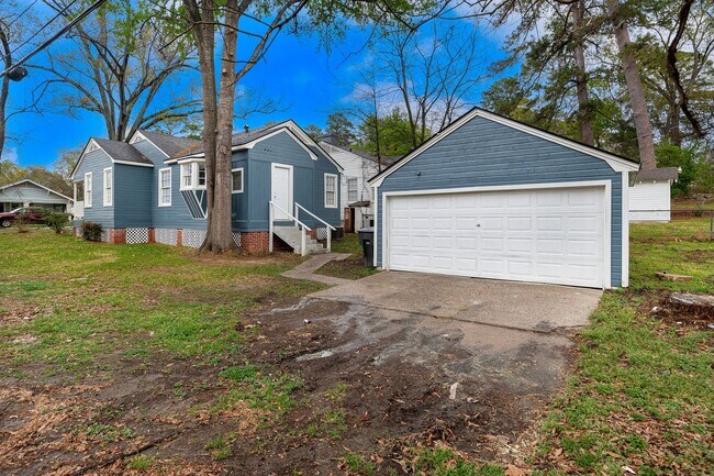 Building Photo - Highland Fully Remodeled 2 Bedroom Home
