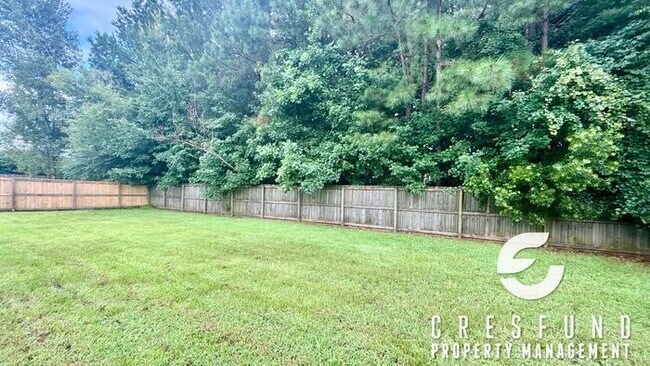 Building Photo - 4BR 2.5 Bath with Screened Porch and priva...