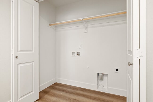 Building Photo - 1074 S Underwood Pl