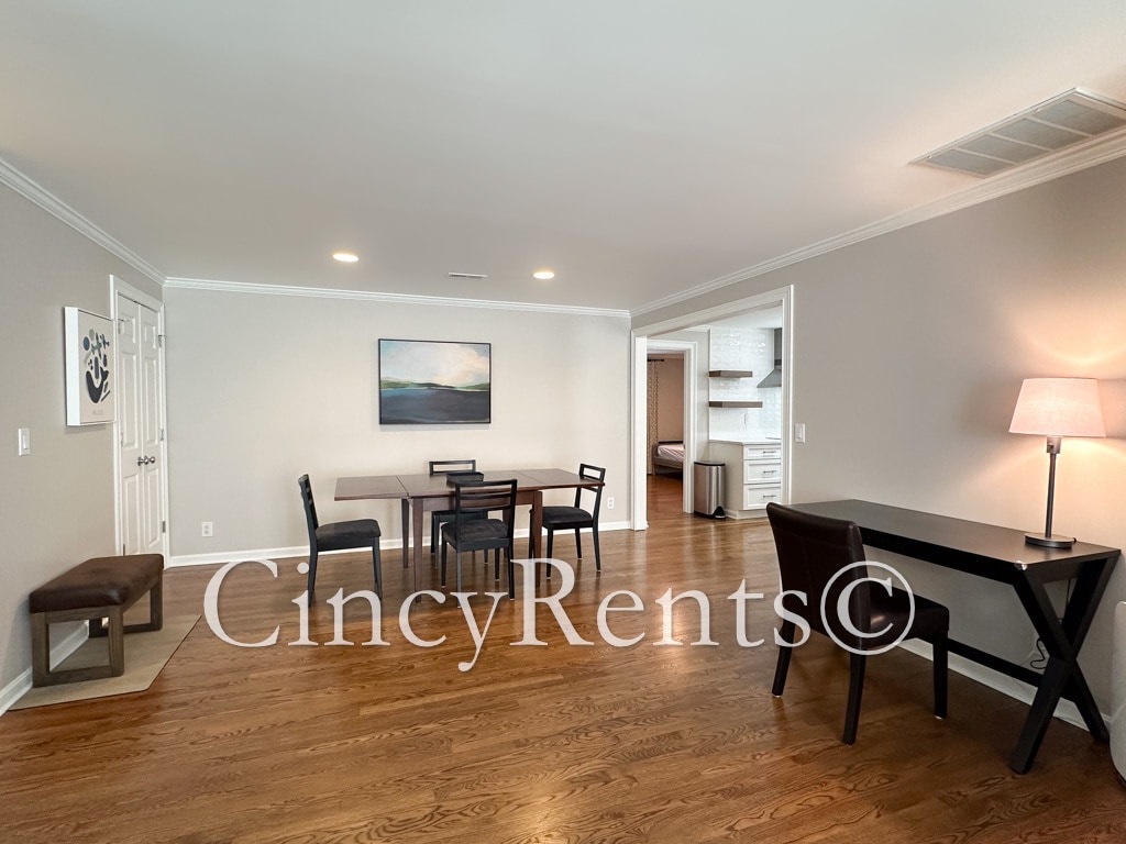 Building Photo - 3684 Ashworth Dr