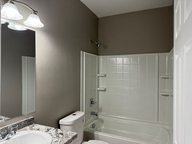 Building Photo - Beautiful Modern 3Bdm 2Ba Home, Easy Access to I-10, Must See!