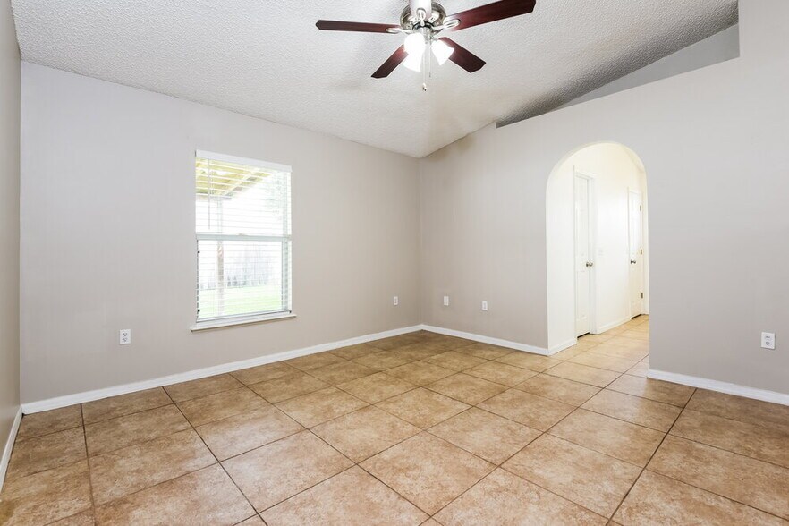 Building Photo - 16844 Cornerwood Dr