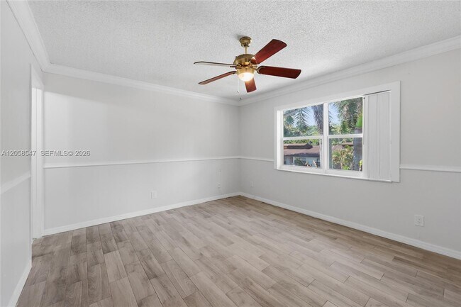 Building Photo - 6929 SW 38th St