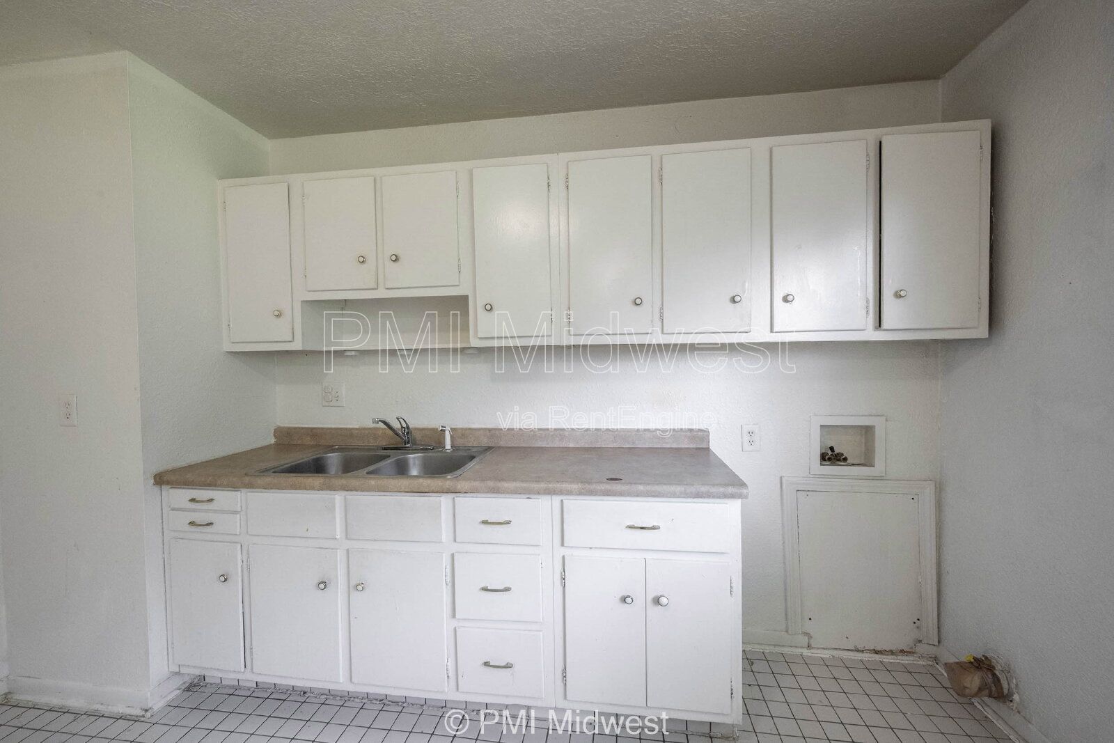 Building Photo - 8124 E 37th Pl