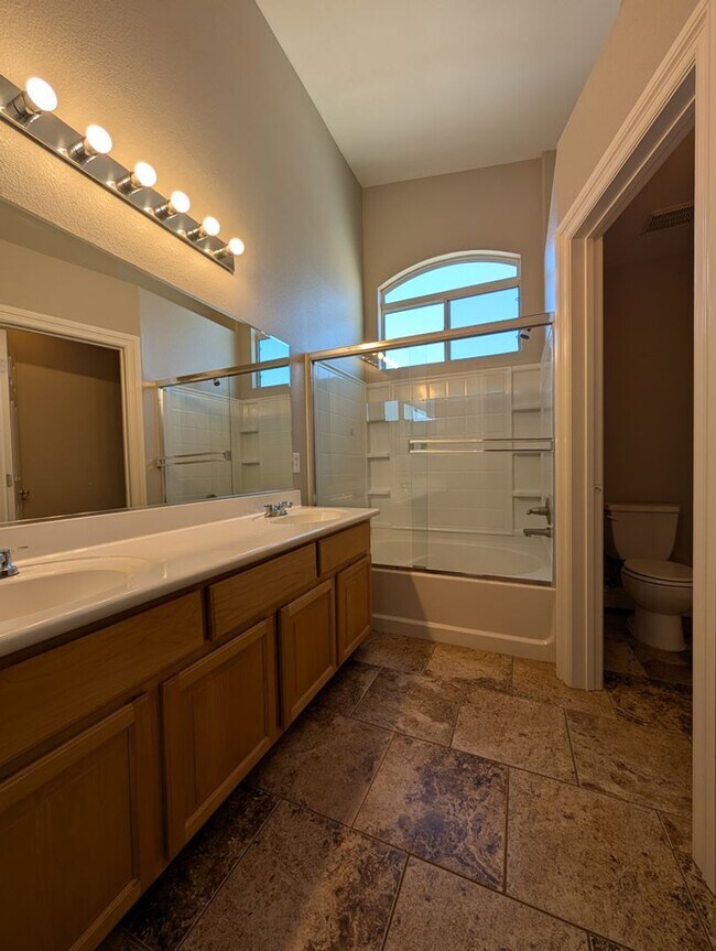 Building Photo - 2-STORY TOWNHOUSE FOR RENT IN ALIANTE NORT...