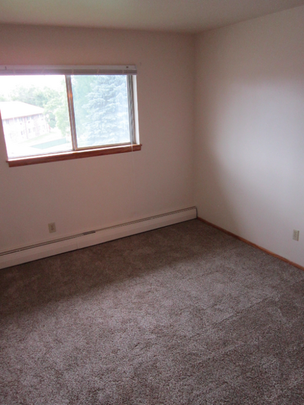 Building Photo - 114 Stimpson St