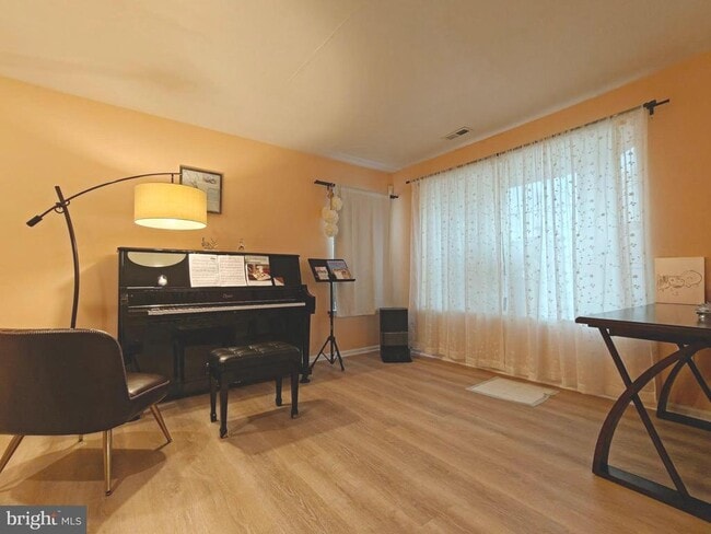 Building Photo - 38 Elkington Dr