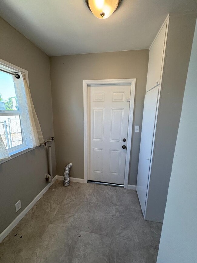 Building Photo - 8132 Tapia Via Dr