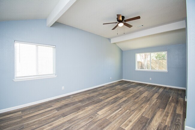 Building Photo - 16419 N Bend Dr