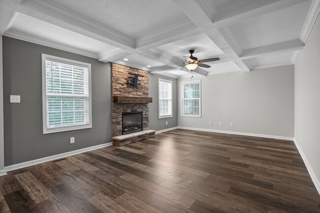 Building Photo - Pet Friendly Four Bedroom!