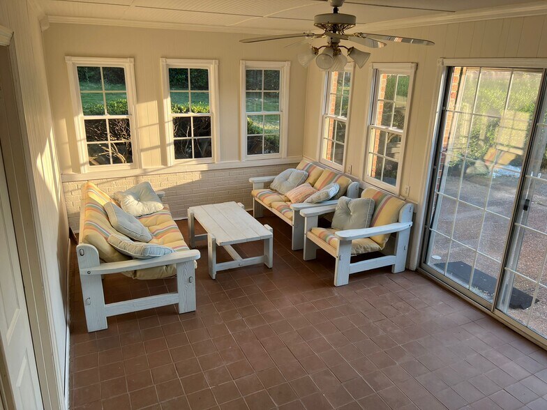 Building Photo - 8002 Shereton Rd SW