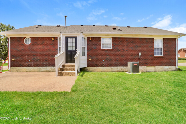 Building Photo - 106 Drake Dr