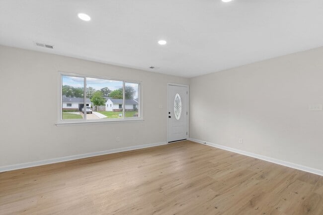 Building Photo - Charming 4BR Ranch in Prime Virginia Beach Location