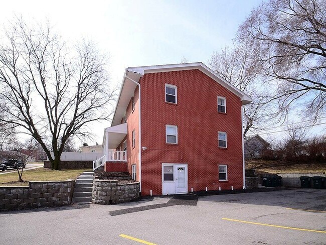 Building Photo - 3024 S 107th Ave