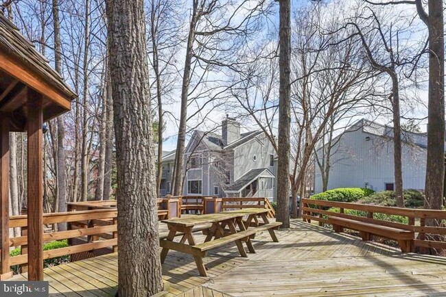 Building Photo - 2222 Hunters Run Dr