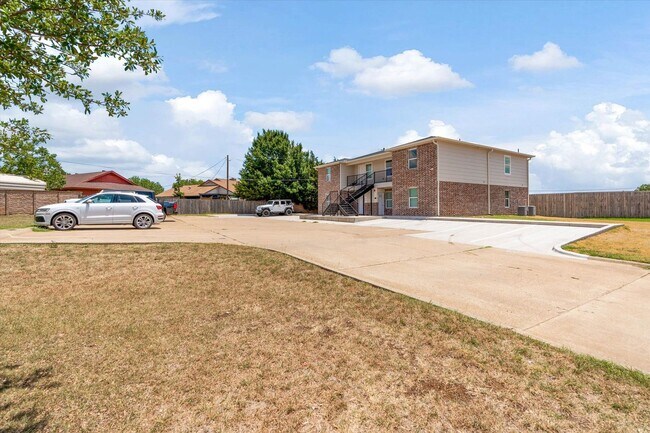 Building Photo - 1406 Courtney Pl