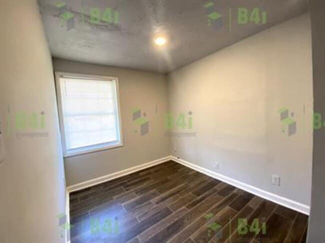 Building Photo - 8012 Green St