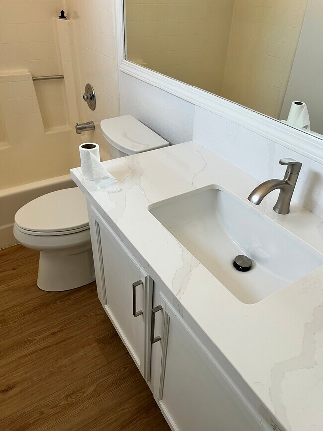 bedroom bath upstairs - 3444 Mission Mesa Way