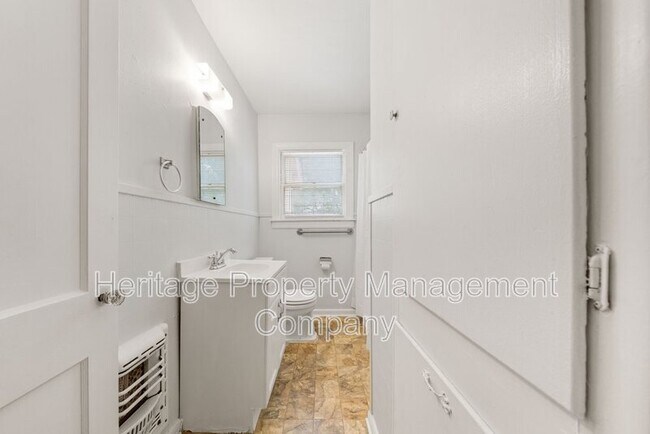 Building Photo - 231 Alexander Hamilton Dr