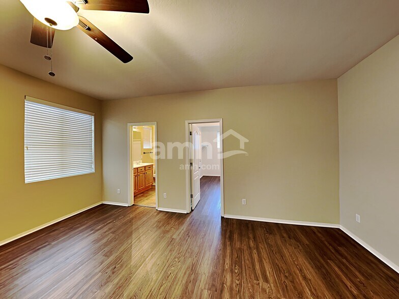 Building Photo - 3860 E Flower St