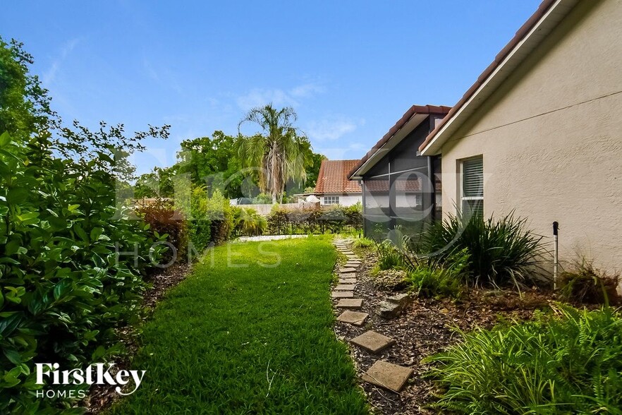 Building Photo - 707 Vía Milano