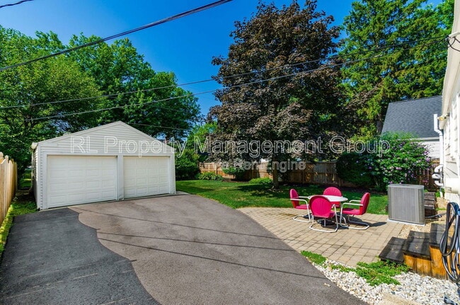 Building Photo - 459 Blenheim Rd
