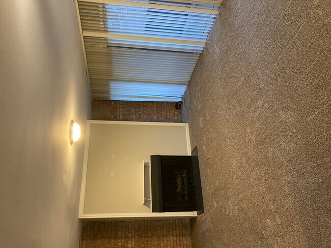 Building Photo - 5854 Forest View Rd