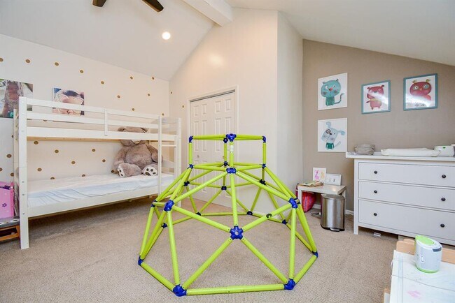 Building Photo - 2600 Nantucket Dr