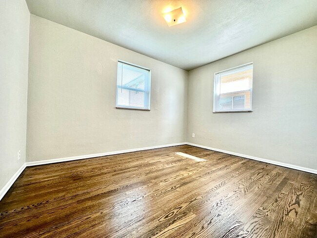 Building Photo - 2911 Lemay Ferry Rd