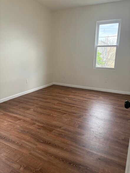 Building Photo - 303 Renner Ave