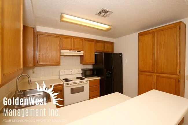 Building Photo - Charming 2Bdm 2Ba Condo in Las Vegas - MI ...