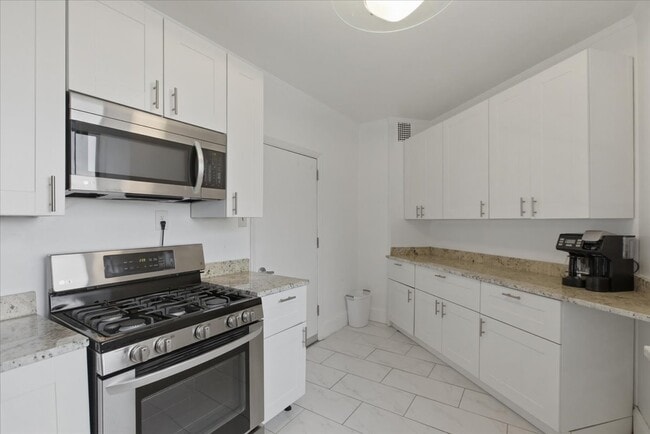 Building Photo - 4940 S East End Ave