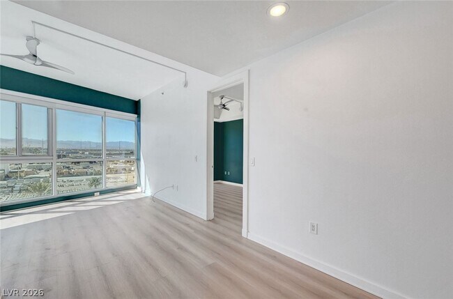 Building Photo - 4575 Dean Martin Dr
