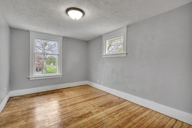 Building Photo - 1136 W Allegan St