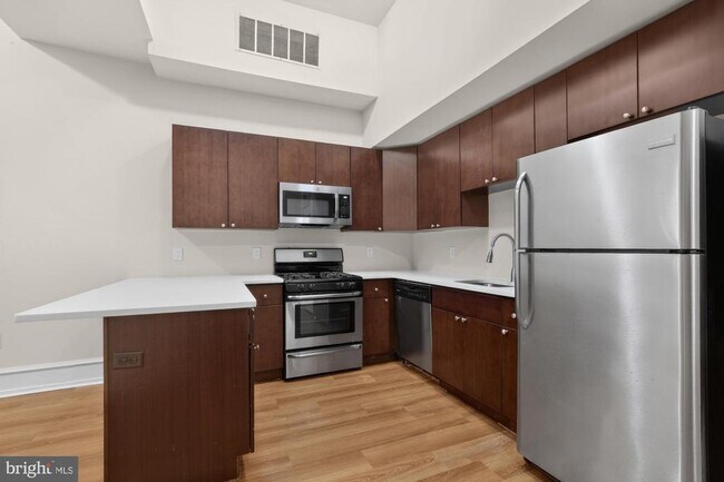 Building Photo - 2136 E Dauphin St