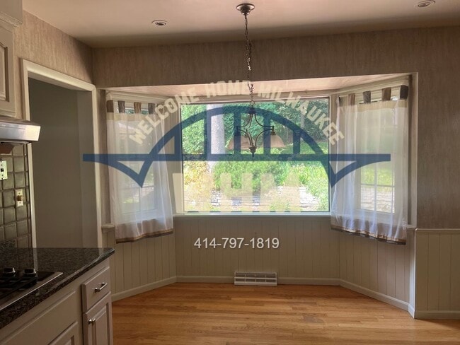 Building Photo - 1660 Lindhurst Ct