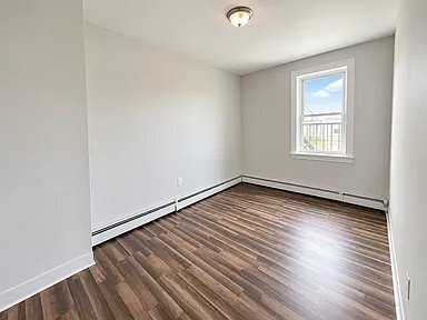 Building Photo - 545 E 38th St