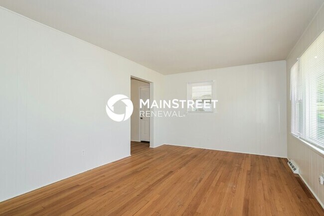 Building Photo - 3 Bedroom Pet-Friendly Home in St. Louis, MO with Main Street Renewal