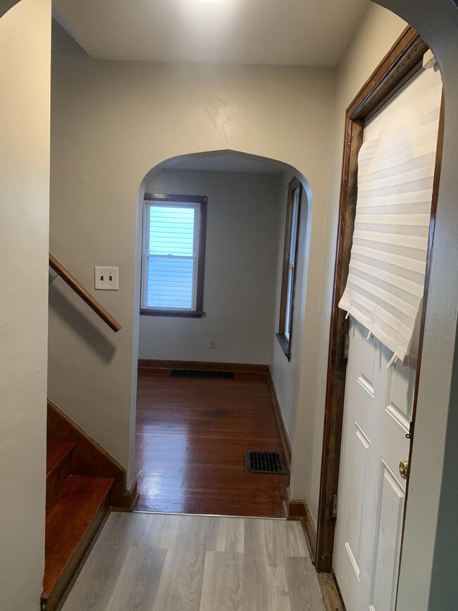 Building Photo - 999 Fairwood Ave